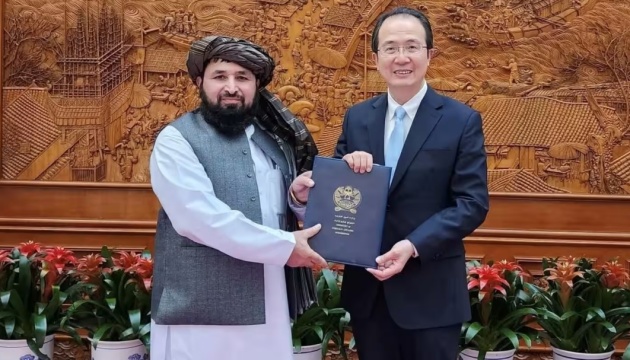 Талібан заявляє, що Пекін офіційно прийняв їхнього посла