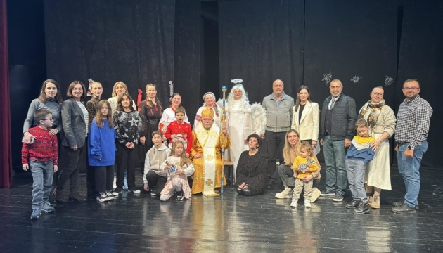 Святий Миколай завітав до українських дітей у Стамбулі, Ізмірі та Бурсі