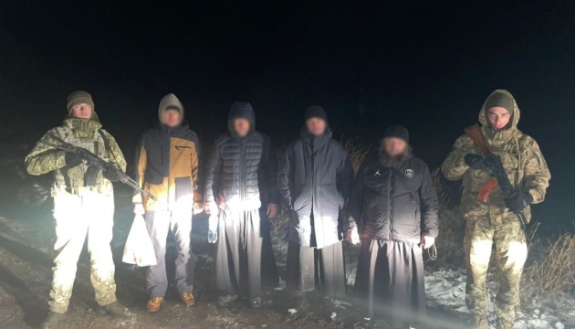На Одещині затримали чоловіків у рясах, які хотіли дістатися Молдови 