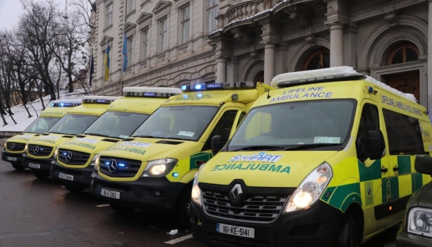 Lviv RMA and international partners hand over evacuation vehicle, four ambulances to medics
