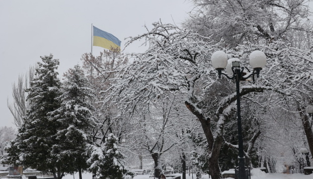 В Україні у четвер - мокрий сніг та дощ, від 1° морозу до 4° тепла