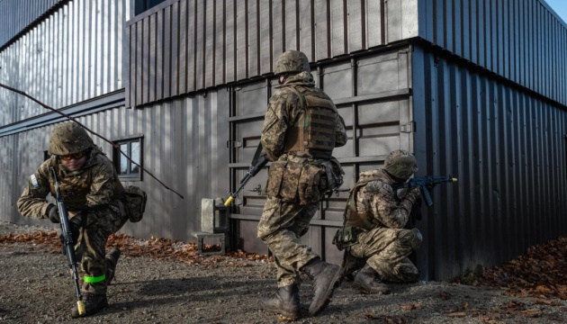 Українські військові у Британії тренуються в максимально реалістичних умовах