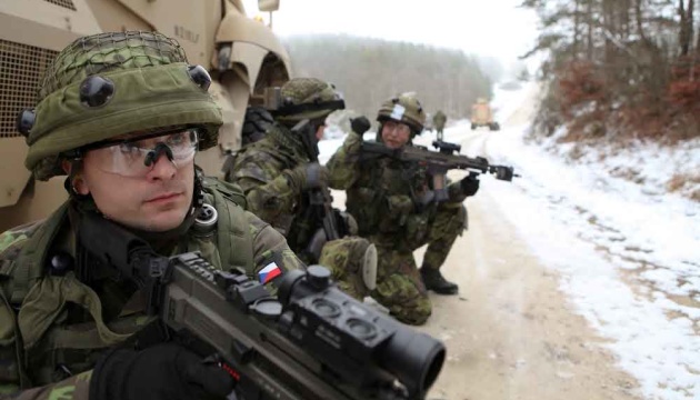Чехія збільшує витрати на оборону - не менш як 2% ВВП