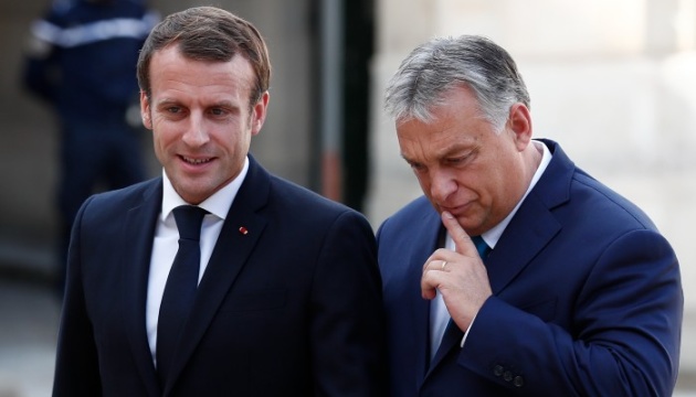 Ключову роль у переконуванні Орбана відіграли лідери Італії та Франції - Politico