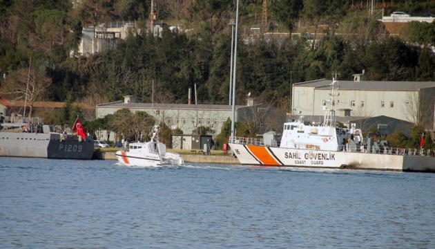 У Туреччині досі шукають зниклих моряків із затонулого в листопаді суховантажу