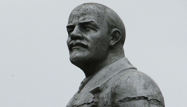Загарбники хочуть повернути до середмістя Маріуполя пам'ятник Леніну