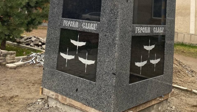 На Закарпатті демонтували ще один пам'ятник радянським солдатам