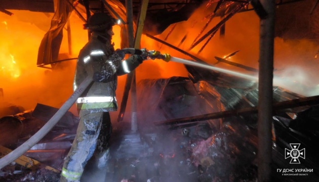 Rettungskräfte zeigen Folgen feindlicher Angriffe auf Region Cherson