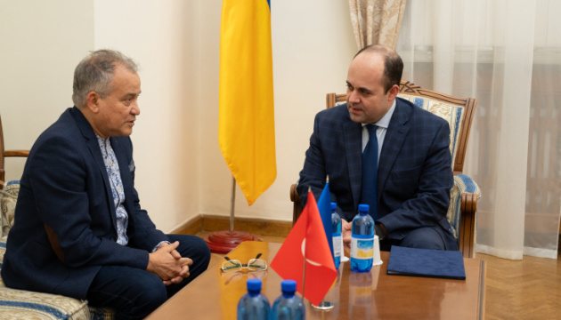Ucrania invita a Túnez a sumarse a la promoción de la Fórmula de la Paz
