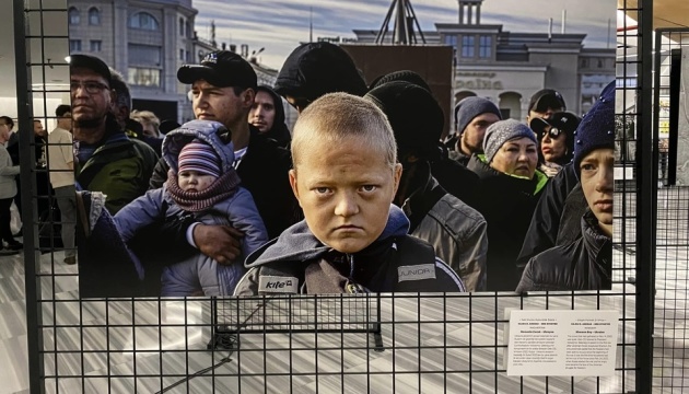 Роботи українських фотографів - переможців Istanbul Photo Awards 2023 виставили в Анкарі