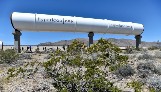 Компанія Hyperloop закривається та розпродає активи - Bloomberg