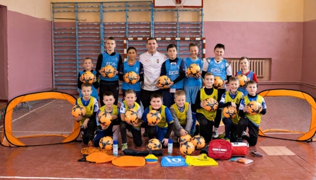 Shakhtar Social разом з ECA та UEFA допомагають школам України