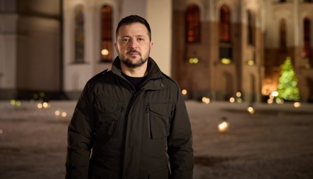 Volodymyr Zelensky a souhaité un joyeux Noël à tous les Ukrainiens 