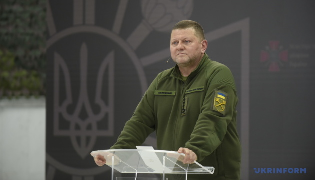 Zaluzhny: Necesito hombres, municiones y armas para seguir luchando