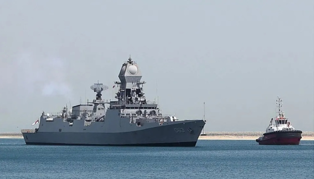 Індія відправила три військові кораблі в Аравійське море після нападу дрона на танкер