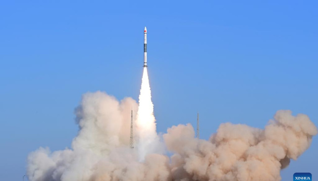 Китай учетверте за тиждень запустив у космос нові супутники