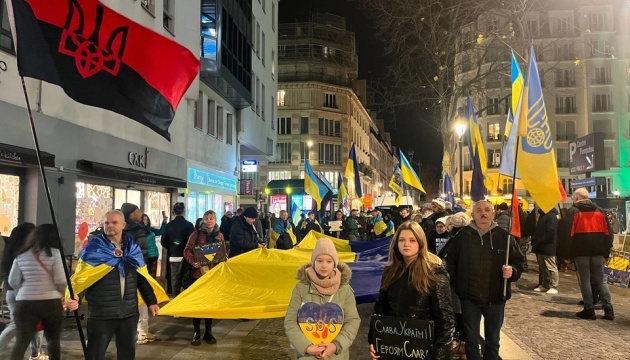 На акції в Парижі дякували Франції за підтримку України