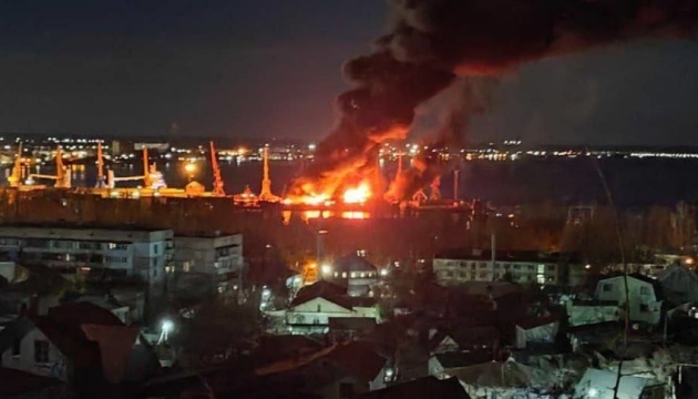 У порту Феодосії пошкоджене ще одне судно від вибуху корабля «Новочеркаськ»
