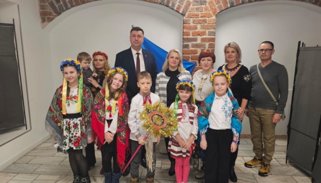 Українські колядки лунали в Генеральному консульстві у Вроцлаві