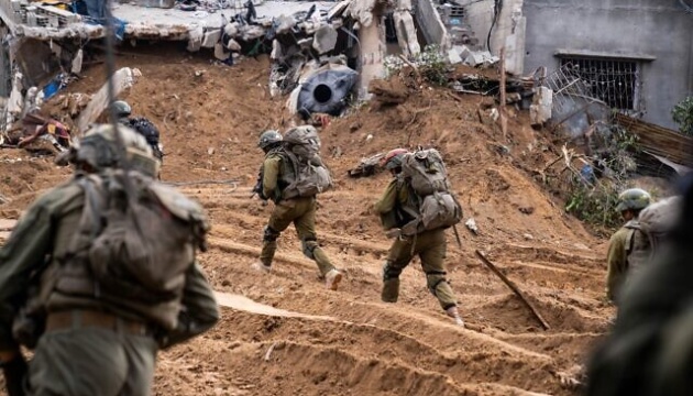 Ізраїльські війська просуваються вглиб центральної та південної частини Гази