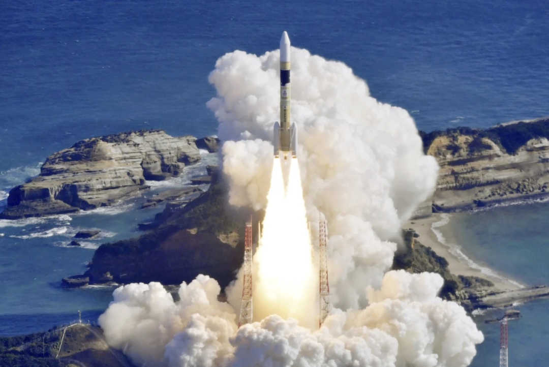Японія запустила ракету зі спутником для спостереженням а переміщенням військових об'єктів у Північній Кореї