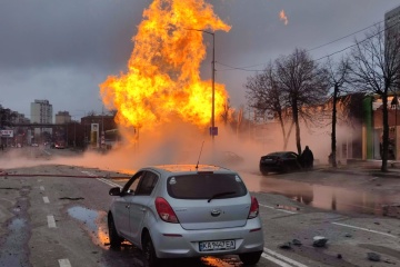 Ataque con misiles a Kyiv: Incendios en cuatro edificios, un mercado y un superpercado