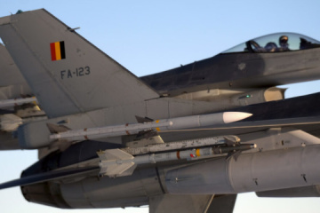 Média : La Belgique va envoyer deux F-16 au Danemark pour former des pilotes ukrainiens