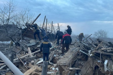 Donezk: Mindestens sechs Verletzte bei Angriff auf Stadt Pokrowsk, drei Zivilisten unter Trümmern vermutet