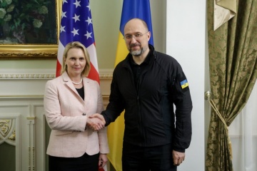 Schmyhal und US-Botschafterin Brink sprechen über Stärkung der ukrainischen Luftverteidigung