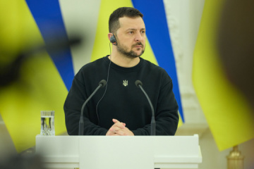 Zełenski omówił potrzeby obronne Ukrainy z premier Estonii

