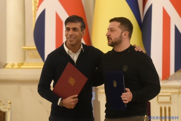 Volodymyr Zelensky et Rishi Sunak signent un accord sur les garanties de sécurité pour l’Ukraine