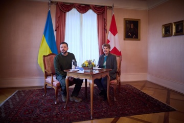 Viola Amherd et Volodymyr Zelensky se sont entretenus au sujet d’un nouveau sommet international sur la reconstruction de l’Ukraine