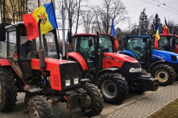 Romanian gov't reaches agreement with farmers blocking Ukrainian border
