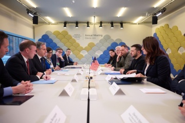 Zelensky y Blinken discuten una mayor cooperación en materia de defensa entre Ucrania y Estados Unidos