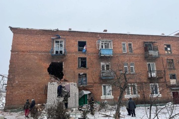 Kupjansk: Der Feind trifft ein Mehrfamilienhaus, eine Tote, zwei Verletzte