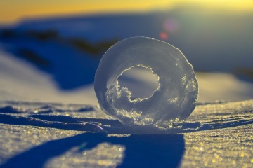 Exploradores polares ucranianos publican fotos de “rosquillas de nieve”