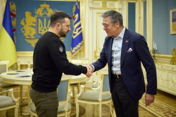 Zelensky se ha reunido con Rasmussen en Kyiv