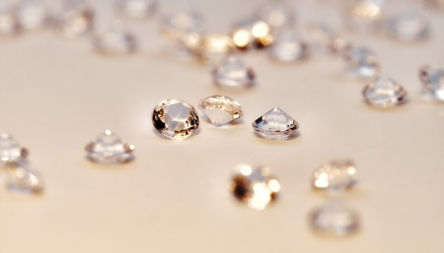 Відсьогодні заборонений імпорт алмазів і прикрас із діамантами з Росії до ЄС