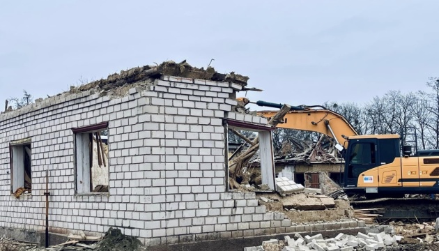 Кожен район Черкащини відновить по два будинки на місці влучання російської ракети в Смілі
