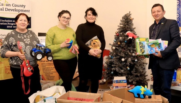 В Ірландії діаспора зібрала іграшки для дитячих будинків Запорізької області