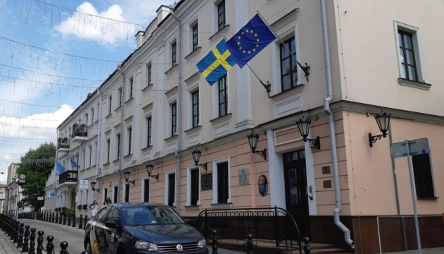 Білорусь та Швеція відкликали своїх дипломатів для консультацій - ЗМІ