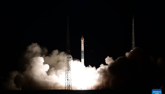 Китай запустив у космос першу в новому році партію супутників
