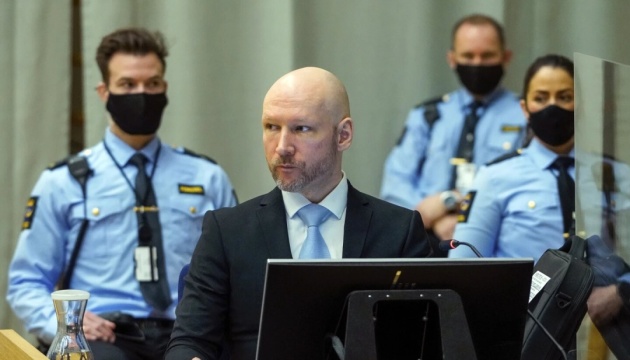 Терорист Брейвік хоче судитися з Норвегією через нібито порушення його прав