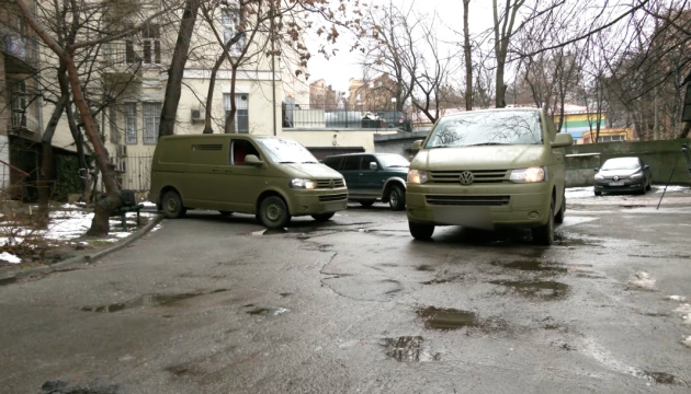 Прикордонники на Луганщині отримали від волонтерів автівки, дрони та тепловізори