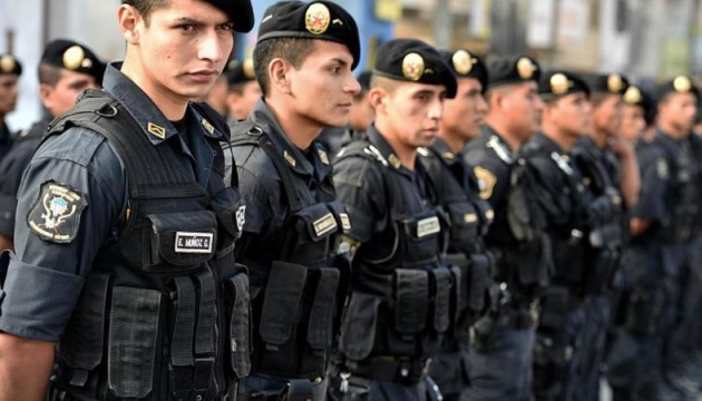 Перу стягує поліцію на кордон з Еквадором