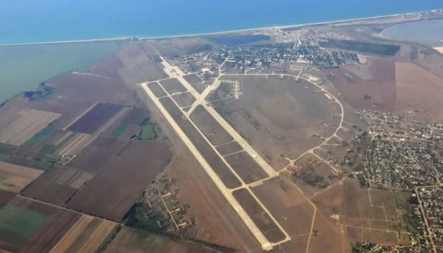 Супутникові знімки підтвердили знищення російської бази на аеродромі Саки
