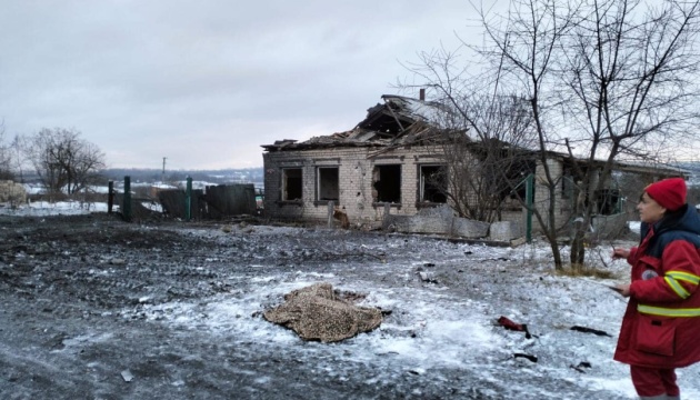 Invaders shell village in Kherson region, injuring civilian