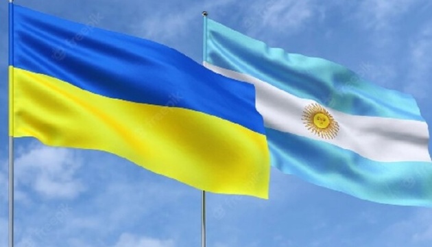 Умєров запросив міністра оборони Аргентини відвідати Україну