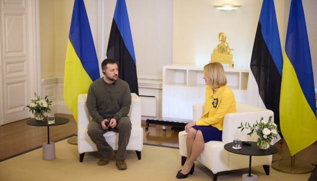 Зеленський про повернення чоловіків з-за кордону: Вони мають допомагати в Україні 