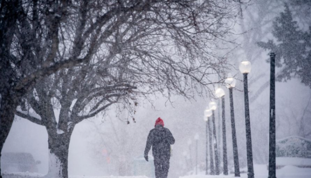 США потерпають від зимового циклону - за останні дні зафіксували 240 температурних рекордів